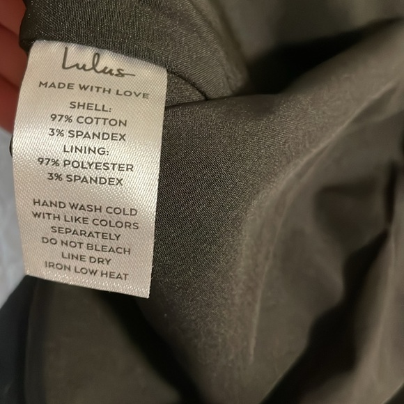 Embroidered mini skirt - Picture 4 of 4